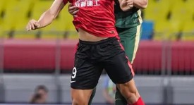 中超联赛蓉城队逆袭成功，致命一击锁定胜利